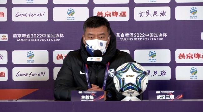 在本轮英超，阿森纳2-0击败布莱顿，以下为双方全场数据对比：阿森纳vs布莱顿射门：26-6射正：9-1预期进球：2.26-0.69控球率50%-50%传球成功率：90%-89%犯规：11-9黄牌：1-3角球：10-1